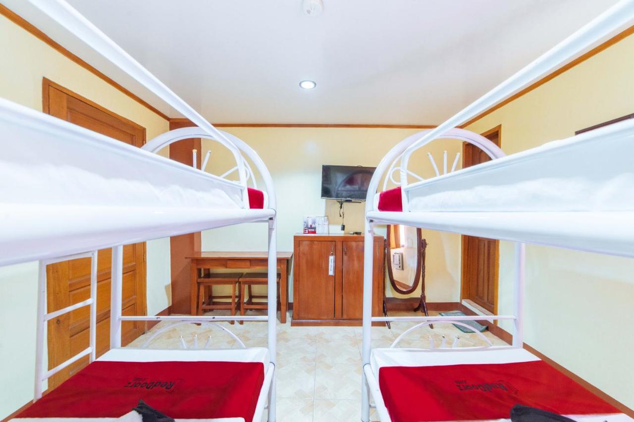 Reddoorz Near Golden Sarok Shrine Hotel Kalibo Kültér fotó