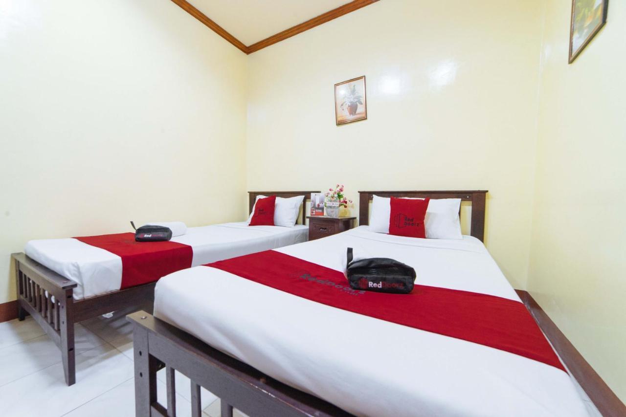 Reddoorz Near Golden Sarok Shrine Hotel Kalibo Kültér fotó