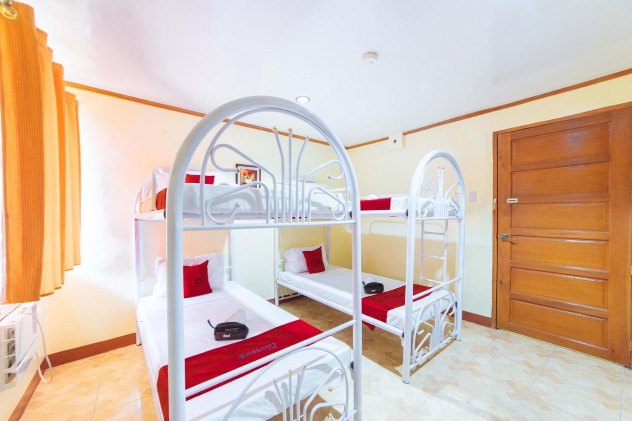 Reddoorz Near Golden Sarok Shrine Hotel Kalibo Kültér fotó