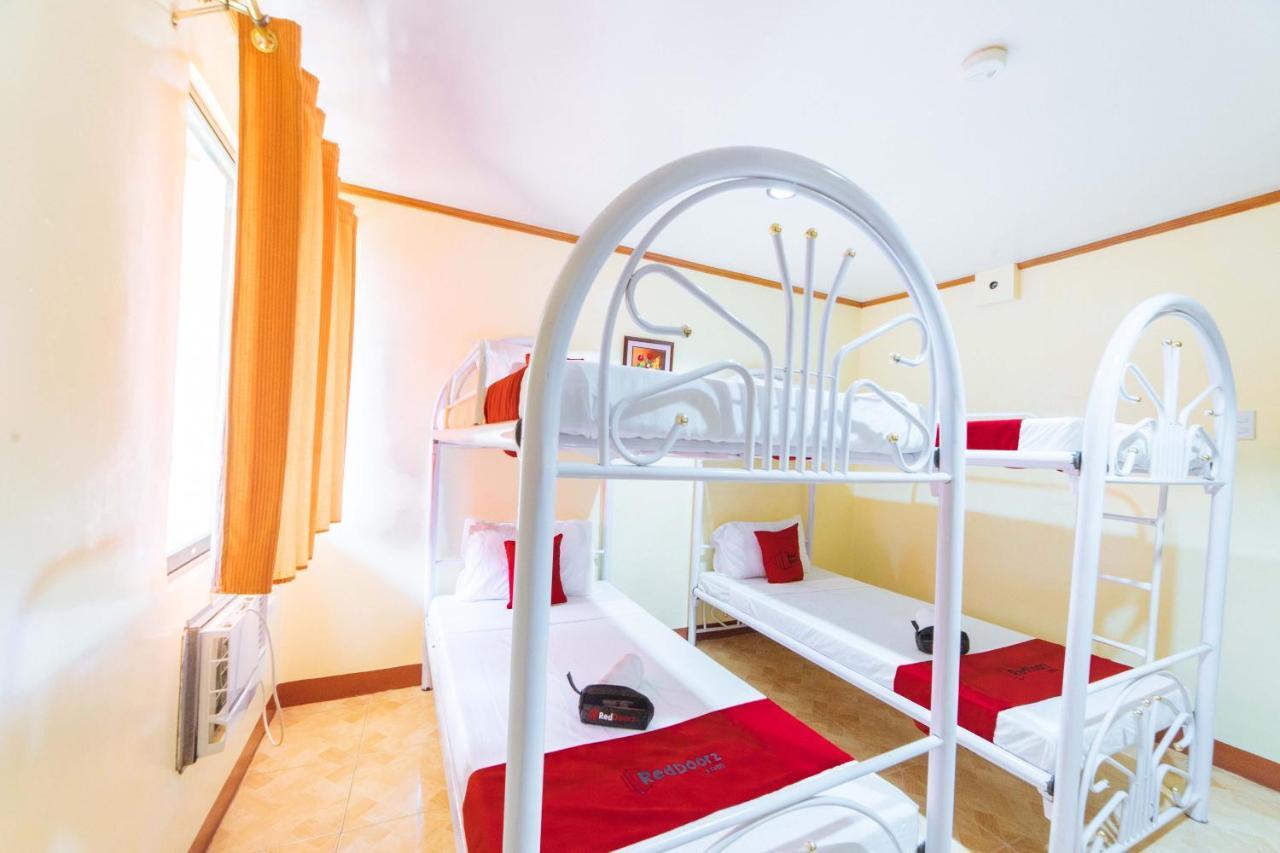 Reddoorz Near Golden Sarok Shrine Hotel Kalibo Kültér fotó