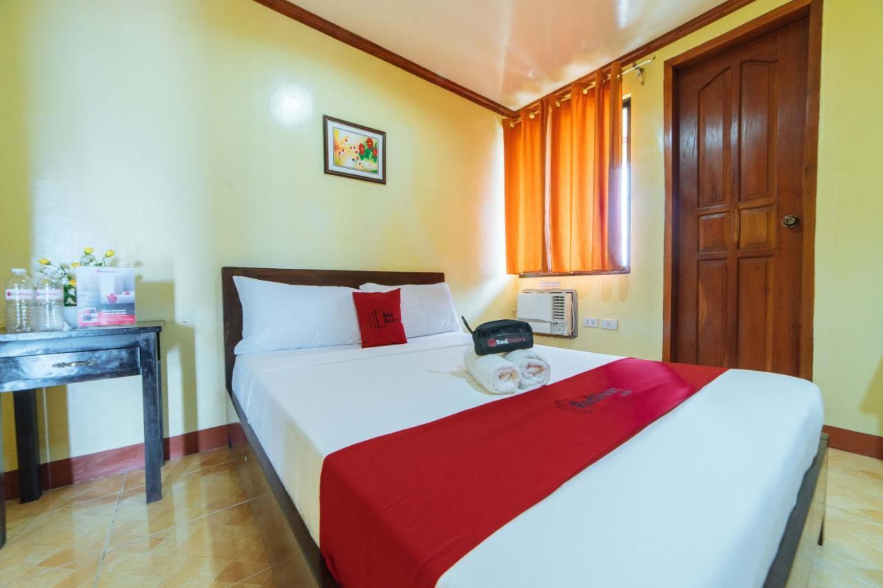 Reddoorz Near Golden Sarok Shrine Hotel Kalibo Kültér fotó