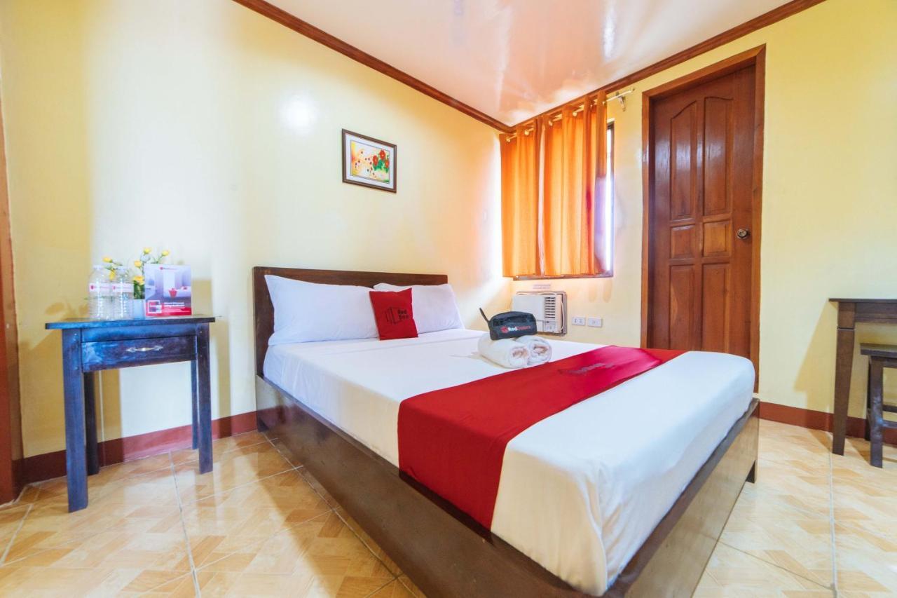 Reddoorz Near Golden Sarok Shrine Hotel Kalibo Kültér fotó