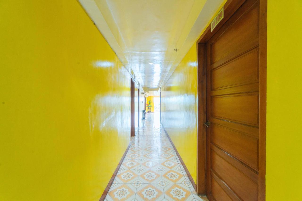 Reddoorz Near Golden Sarok Shrine Hotel Kalibo Kültér fotó