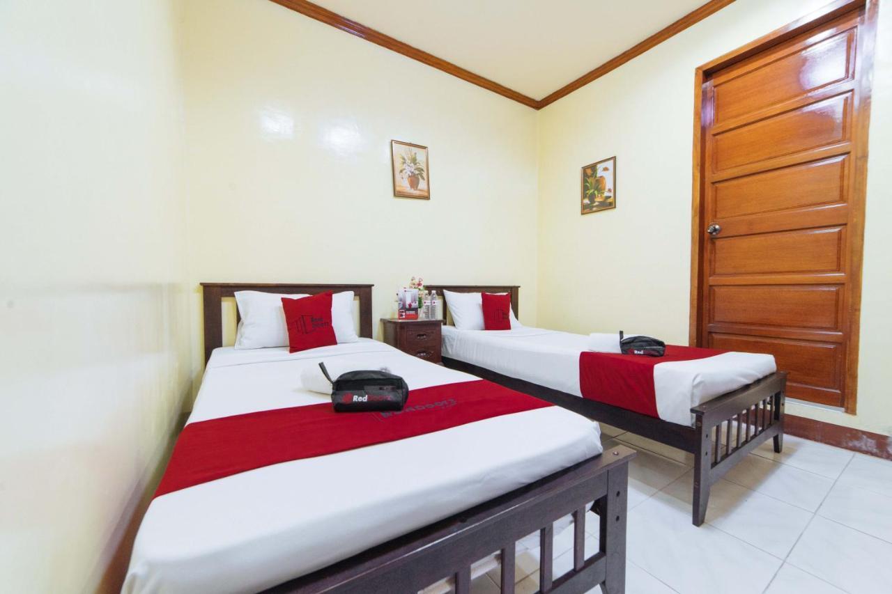 Reddoorz Near Golden Sarok Shrine Hotel Kalibo Kültér fotó