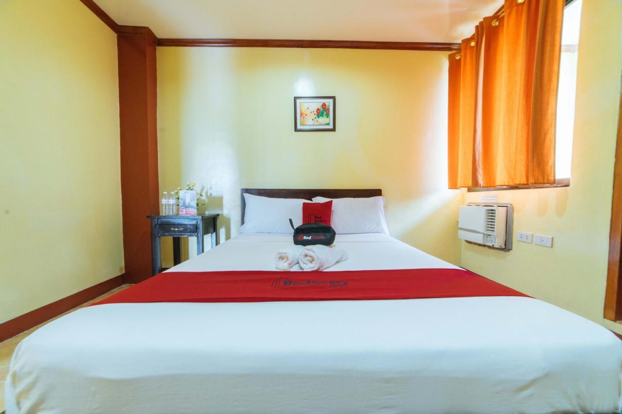 Reddoorz Near Golden Sarok Shrine Hotel Kalibo Kültér fotó